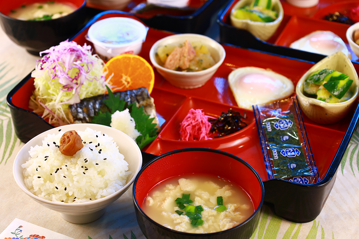 朝食